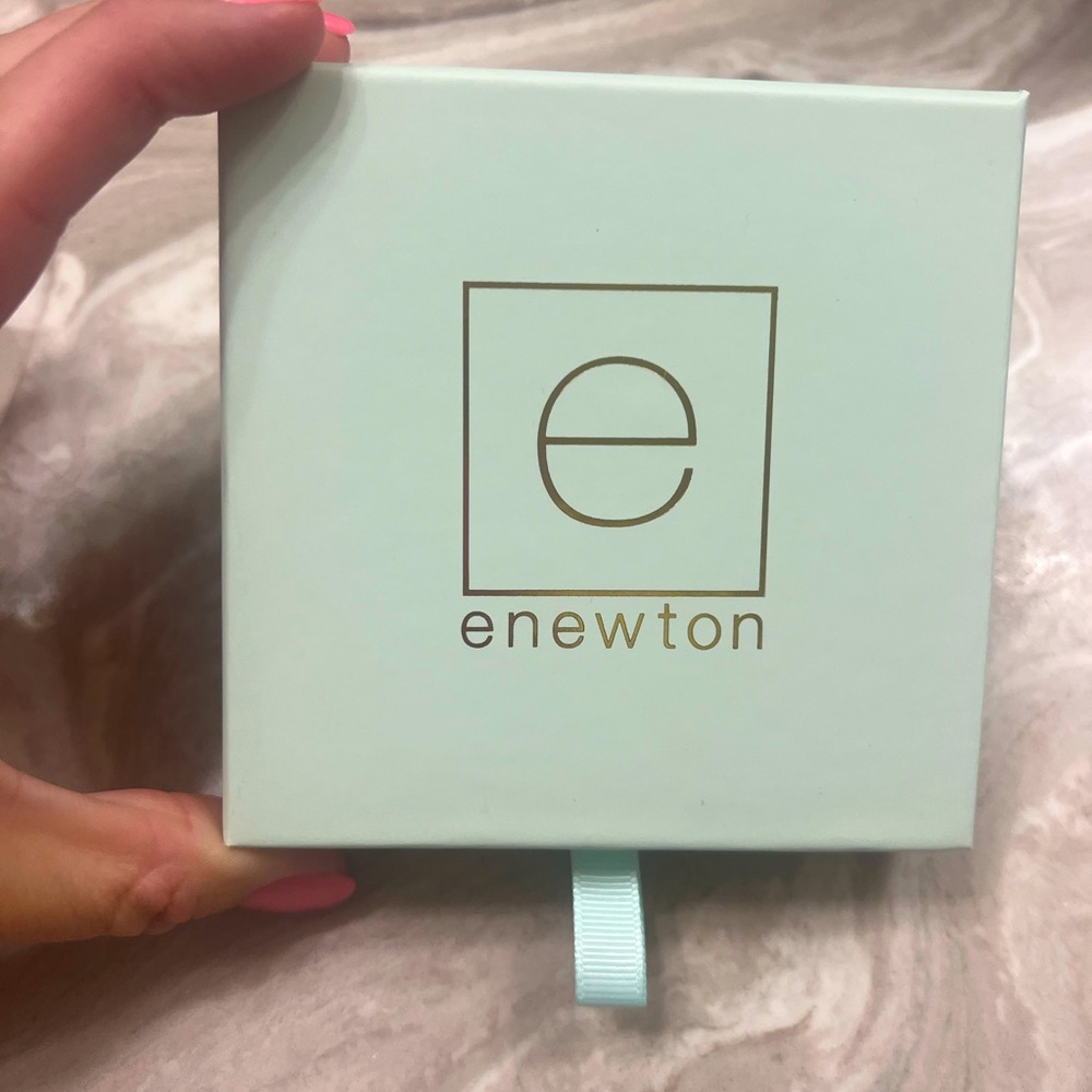 Enewton gift box